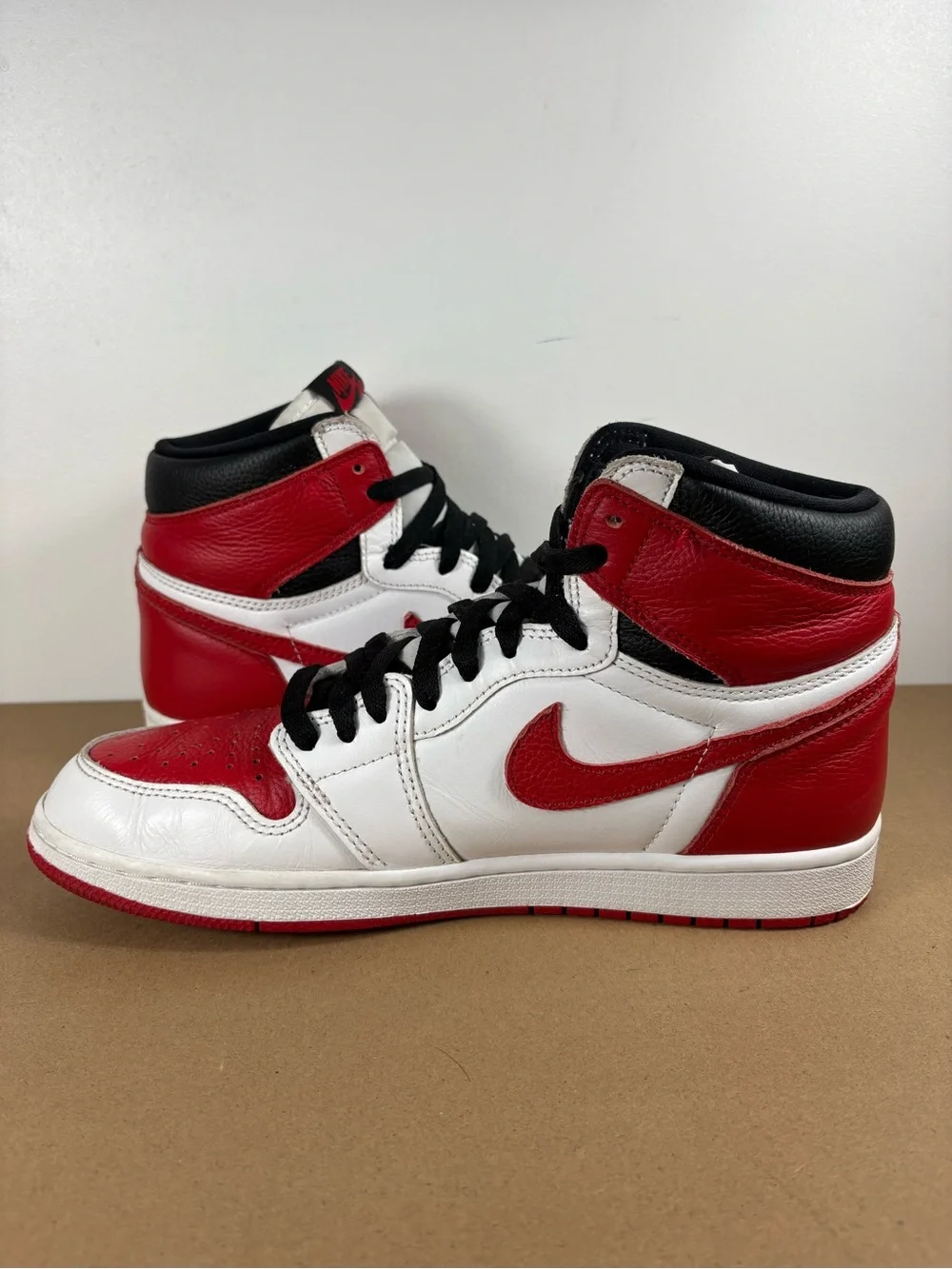 Nike Air Jordan 1 Retro High OG Heritage High Top White Red  555088-161 size 9.5
